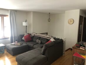 27 Ashdown Rd, Unit A in Ballston Lake, NY - Foto de edificio - Building Photo