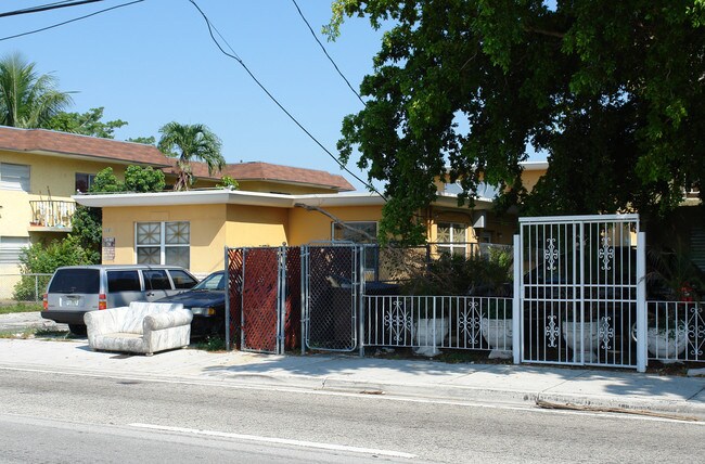 1127 SW 7th St in Miami, FL - Building Photo - Building Photo