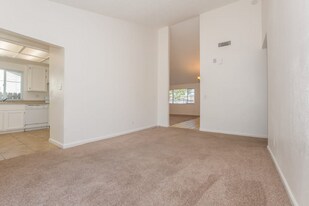 7426 Skander Way in Sacramento, CA - Building Photo