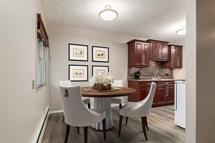 Grandin Manor in Camrose, AB - Building Photo