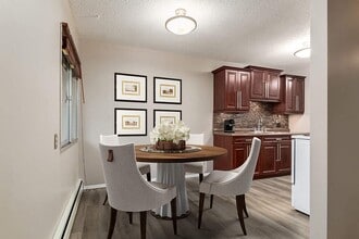 Grandin Manor in Camrose, AB - Building Photo - Building Photo