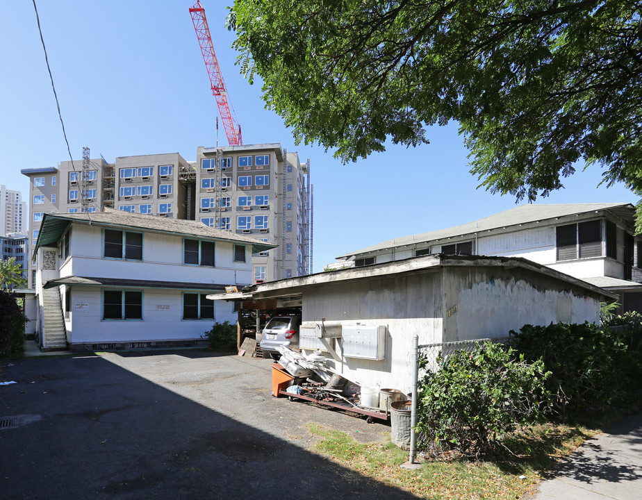 1861 Kapiolani Blvd in Honolulu, HI - Building Photo