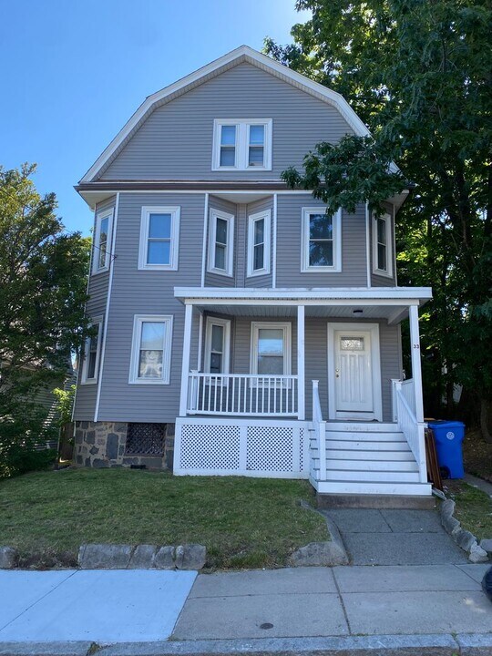 31-33-33 Pleasant Park Rd in Winthrop, MA - Building Photo