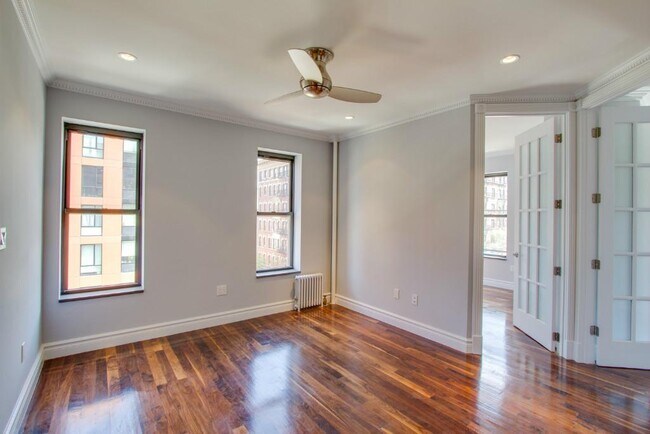 334 E 6th St in New York, NY - Building Photo - Building Photo