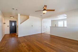 7428 Cayenne Ln in Austin, TX - Foto de edificio - Building Photo