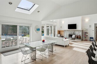 8 Honeysuckle Ln in East Quogue, NY - Building Photo - Building Photo