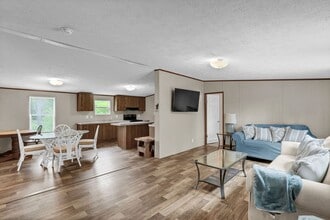 233 Old Folkstone Rd in Holly Ridge, NC - Building Photo - Building Photo