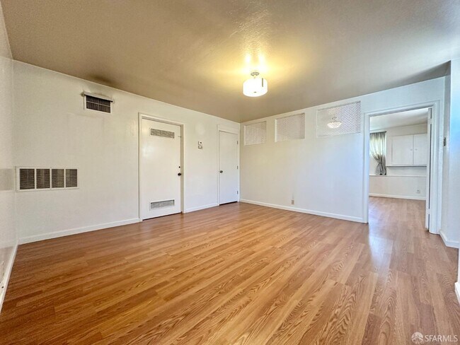 1001 Sloat Blvd in San Francisco, CA - Building Photo - Building Photo