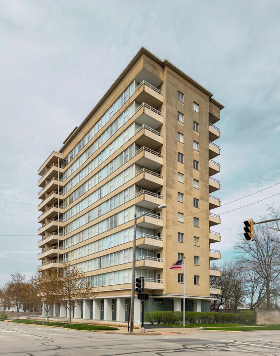 Town House Condominiums in Springfield, IL - Building Photo