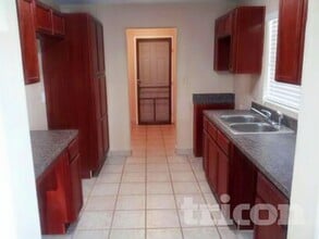 1122 Ibsen Ave in Orlando, FL - Foto de edificio - Building Photo