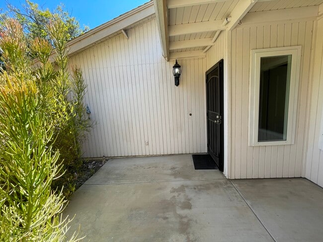 2802 Cazadero Dr in Carlsbad, CA - Building Photo - Building Photo