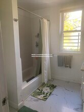 32 Fisher Ave, Unit 2 in Boston, MA - Building Photo - Building Photo