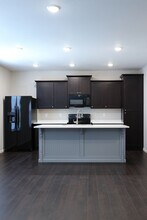 1234 E Cherry St in Springfield, MO - Building Photo - Building Photo