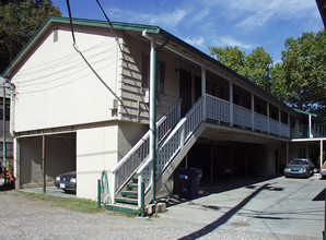 D Street Apartments in Sacramento, CA - Building Photo - Building Photo