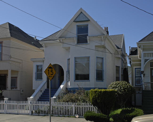 2021 West St in Oakland, CA - Foto de edificio - Building Photo