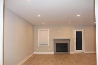 Room in Townhome on Oaks Pkwy SE in Smyrna, GA - Building Photo - Building Photo