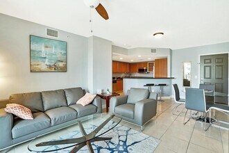 610 Clematis St, Unit 538 in West Palm Beach, FL - Building Photo - Building Photo