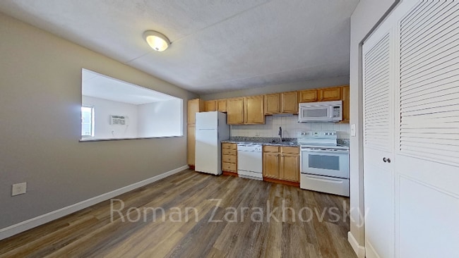 12 Cottage Ct in Newton, MA - Building Photo - Building Photo