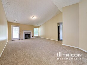 741 Shore Dr in Lithonia, GA - Building Photo - Building Photo