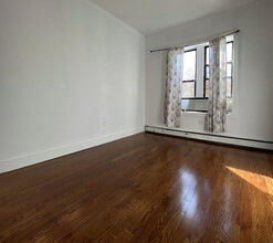 304 Bradford St, Unit 1 in Brooklyn, NY - Building Photo - Building Photo