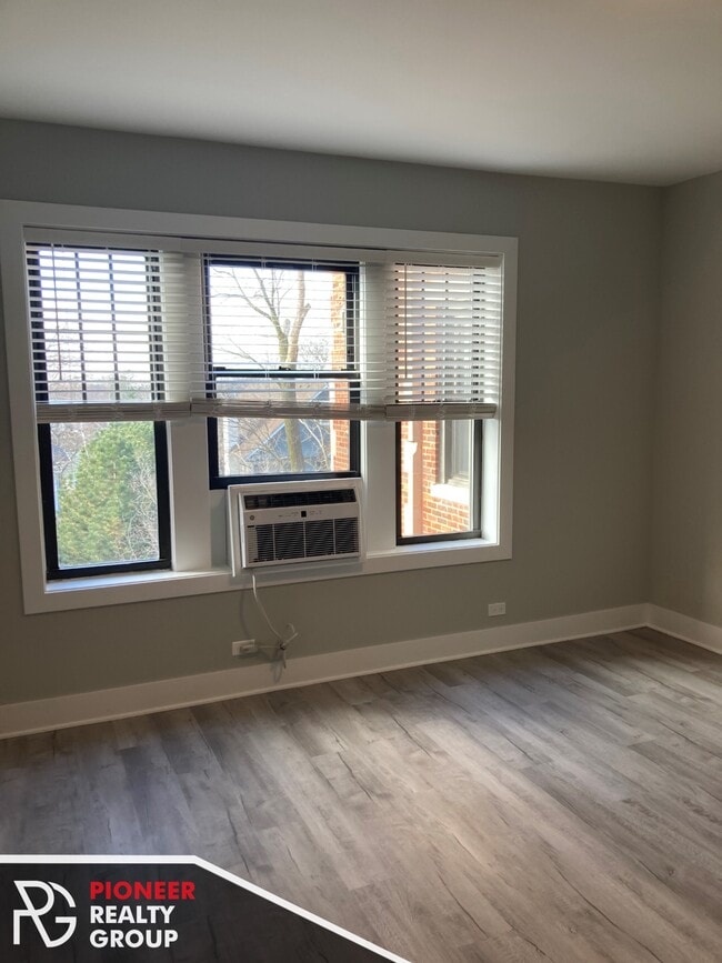 371 Hazel Ave, Unit 4 in Glencoe, IL - Building Photo - Building Photo