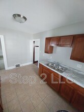 1047 Quilliams Rd in Cleveland Heights, OH - Building Photo - Building Photo