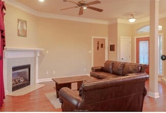 4200 Colchester Ct in College Station, TX - Foto de edificio - Building Photo