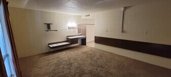 112 E Cherry St in Vermillion, SD - Building Photo