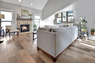 100 David Keith Ln in Clarksville, TN - Building Photo - Building Photo