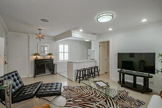 1323 Dauphine St, Unit 3 in New Orleans, LA - Building Photo - Building Photo