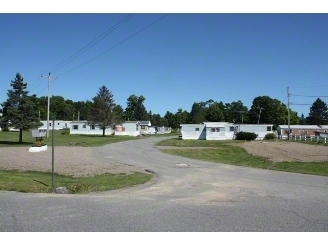 Wil-Dot Mobile Home Park in Dexter, ME - Building Photo