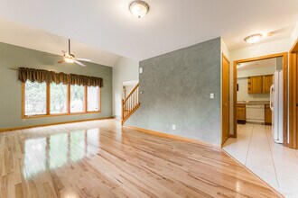 113 Andresen Ct-Unit -113 in Dekalb, IL - Building Photo - Building Photo