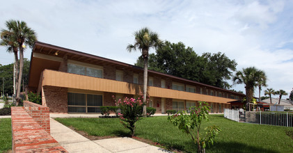 Admiral Apartments in Orange Park, FL - Building Photo - Building Photo