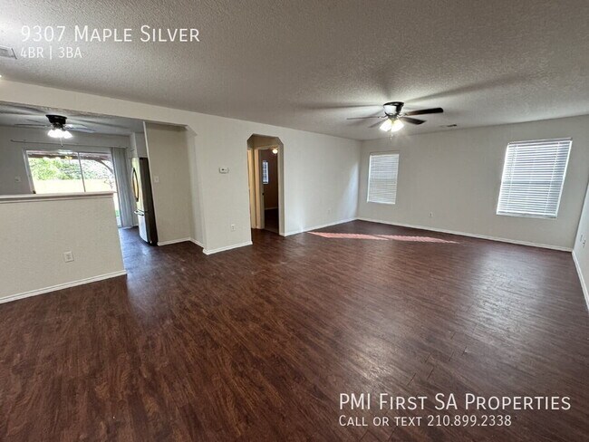 9307 Maple Silver in San Antonio, TX - Building Photo - Building Photo