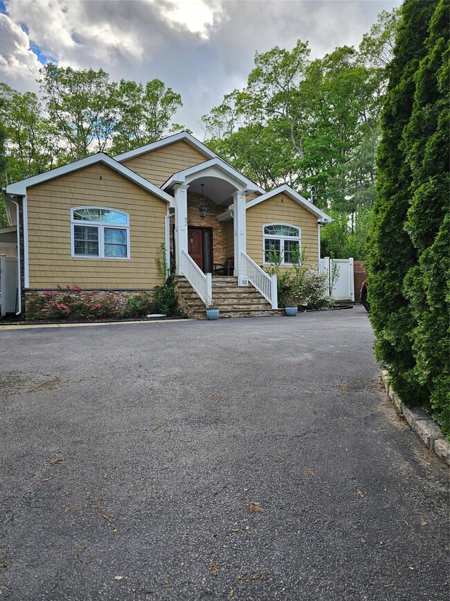 property at 52 Hilltop Ln