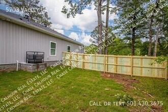 5703 Valley Dr-Unit -B in Little Rock, AR - Foto de edificio - Building Photo