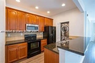 109 SW 147th Ter in Pembroke Pines, FL - Building Photo