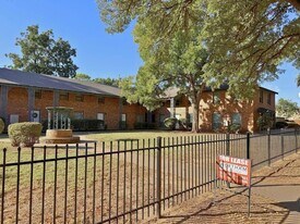 1801 Rose St in Wichita Falls, TX - Building Photo