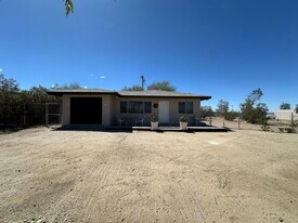 7054 Broad St in Twentynine Palms, CA - Building Photo