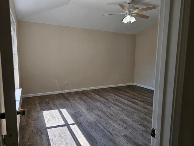 6727 Stonecross Creek Ln