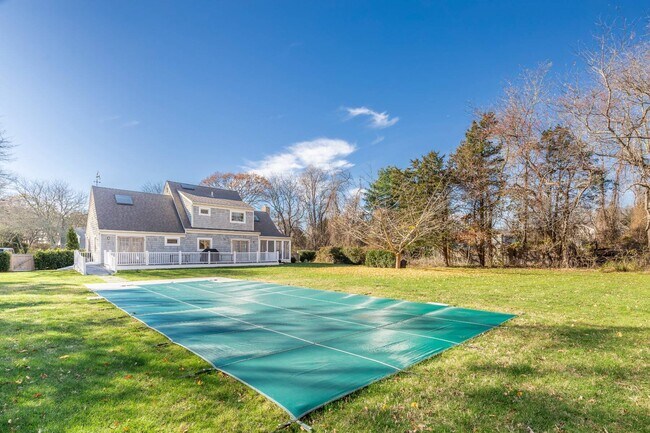212 Meadows W in Bridgehampton, NY - Building Photo - Building Photo