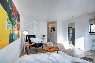 6911 W 87th Way, Unit 301 in Arvada, CO - Foto de edificio - Building Photo