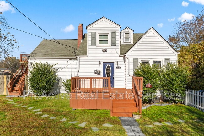 property at 1018 Wolcott Ave