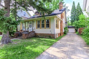 3318 Tullamore Rd in Cleveland Heights, OH - Building Photo