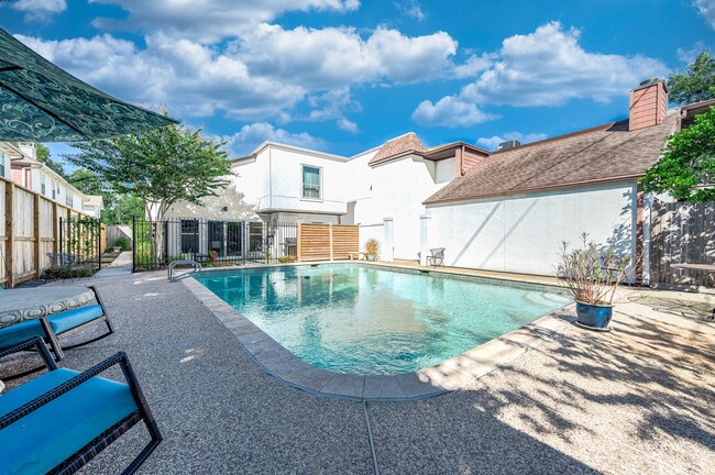 property at 4507 Medinah Pl