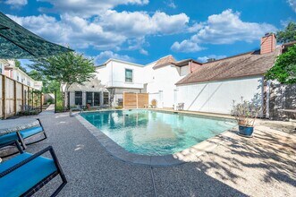 4507 Medinah Pl in Bellaire, TX - Building Photo - Building Photo