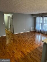 811 Deering Rd in Pasadena, MD - Building Photo - Building Photo