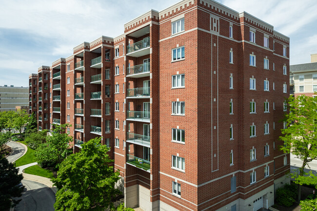 River Pointe in Des Plaines, IL - Building Photo - Primary Photo