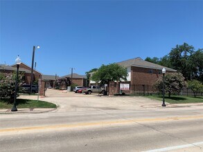 4504 College Main St in Bryan, TX - Building Photo - Building Photo
