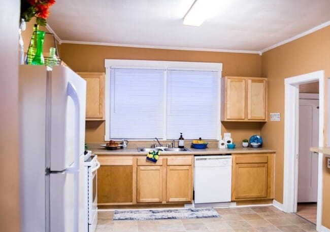 property at 323 S McKinley Ave